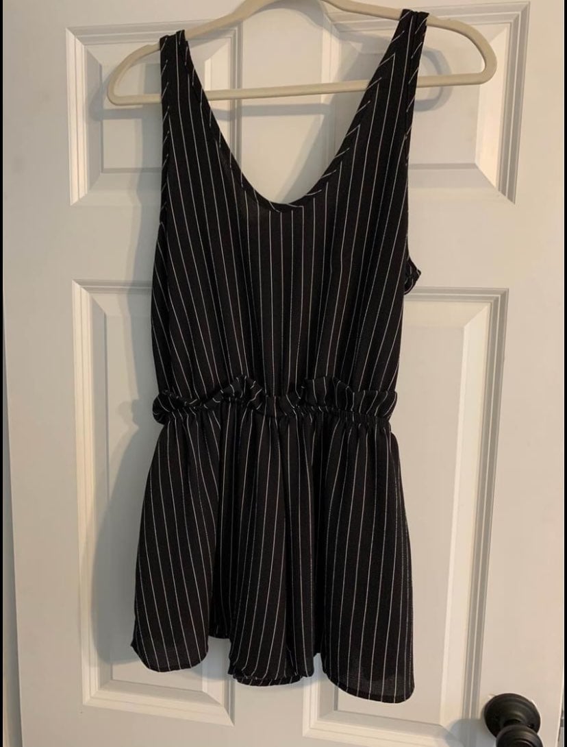 AKIRA Womens Vertical Stripes Smocked Bodice Cropped Wide Leg Culotte Jumpsuit Playsuit AKIRA Womens Vertical Stripes Smocked Bodice Cropped Wide Leg Culotte Jumpsuit Playsuit